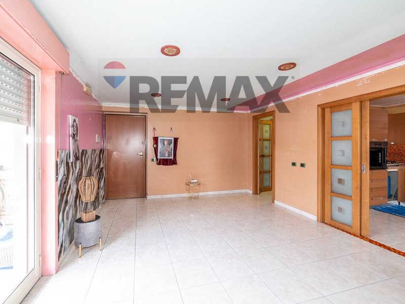 Appartamento in Vendita a Catania, 90'000&euro;, 98 m²