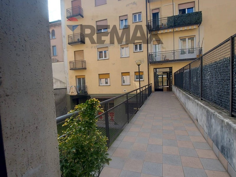 Bilocale in Vendita a Varese, 60'000&euro;, 49 m²