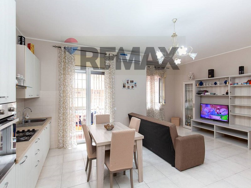 Appartamento in Vendita a Aci Catena, 97'000&euro;, 115 m²
