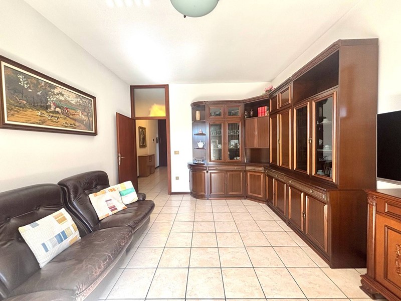 Trilocale in Vendita a Milano, 220'000&euro;, 86 m²