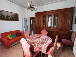 Appartamento in Vendita a Ascoli Piceno, 130'000&euro;, 146 m²
