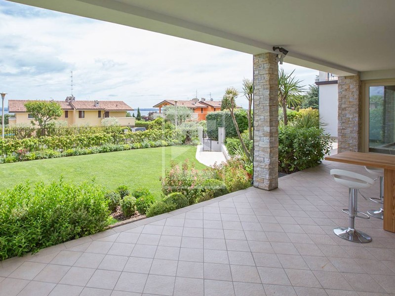 Appartamento in Vendita a Padenghe sul Garda, 960'000&euro;, 251 m²