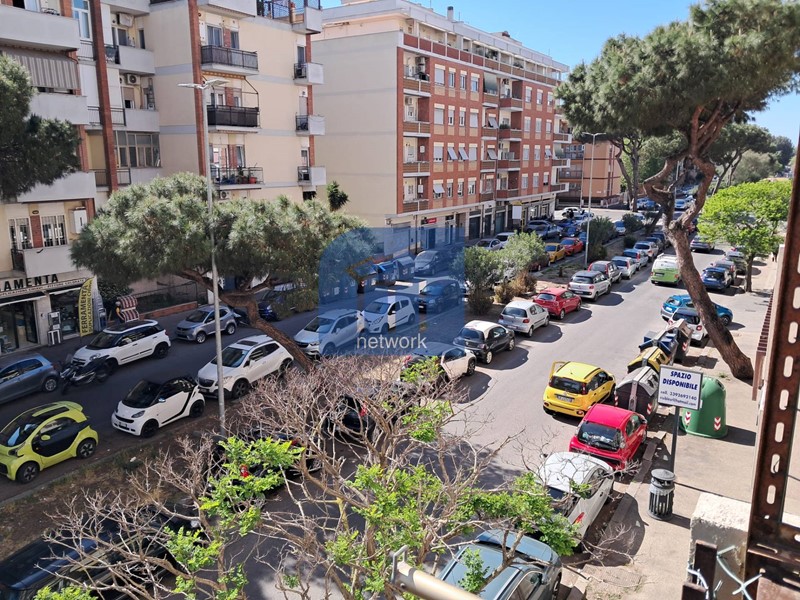 Trilocale in Vendita a Roma, 239'000&euro;, 90 m²