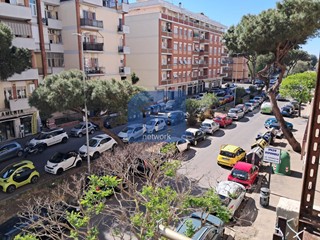 Trilocale in Vendita a Roma, 239'000&euro;, 90 m²