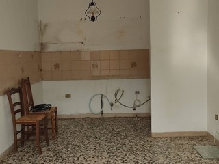 Trilocale in Vendita a Collesalvetti, 110'000&euro;, 60 m²