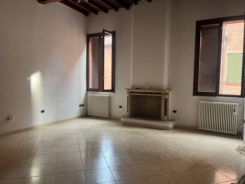 Trilocale in Affitto a Ferrara, 1'000&euro;, 100 m²