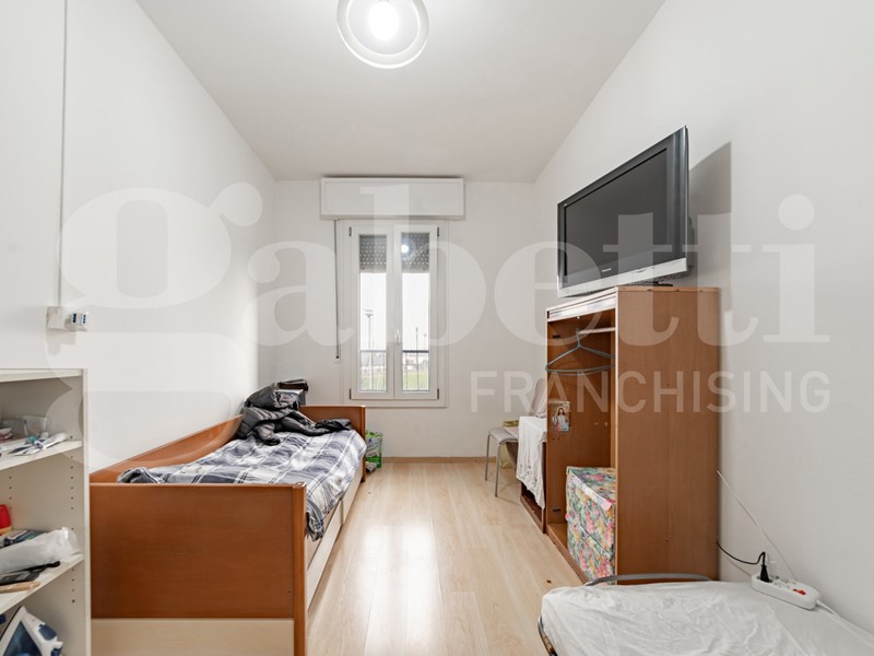 Quadrilocale in Vendita a Milano, 255'000&euro;, 105 m²