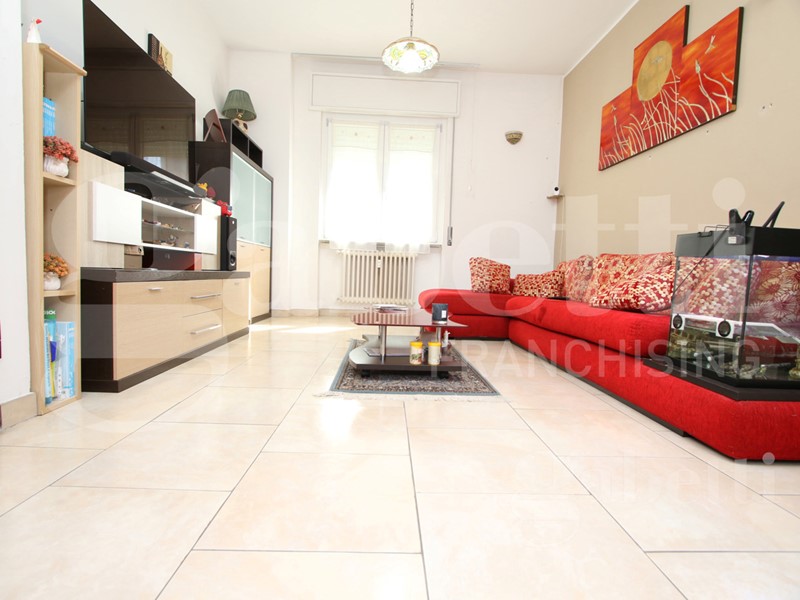 Trilocale in Vendita a Busto Arsizio, 112'000&euro;, 95 m², con Box