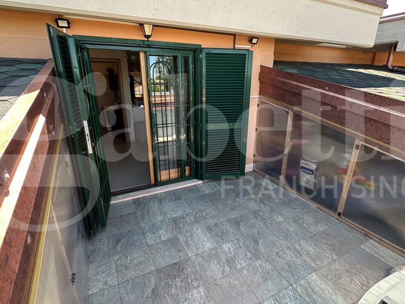 Bilocale in Vendita a Roma, 225'000&euro;, 67 m²