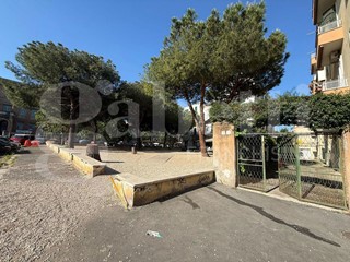 Trilocale in Vendita a Roma, 229'000&euro;, 90 m²