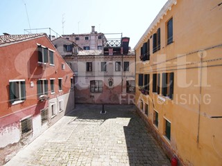 Appartamento in Vendita a Venezia, 379'000&euro;, 101 m²