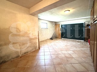 Appartamento in Vendita a Avezzano, 155'000&euro;, 170 m², con Box