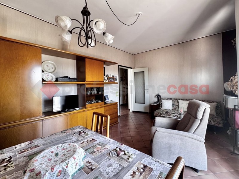 Trilocale in Vendita a Arona, 165'000&euro;, 90 m², con Box