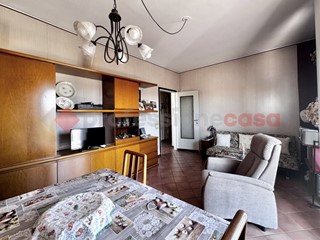 Trilocale in Vendita a Arona, 165'000&euro;, 90 m², con Box