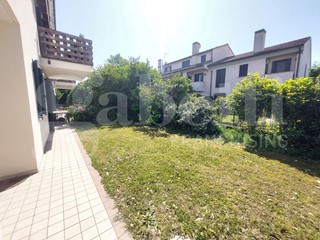 Appartamento in Affitto a Treviso, 1'300&euro;, 120 m², arredato, con Box