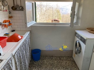 Quadrilocale in Vendita a Monchio delle Corti, 39'900&euro;, 90 m², con Box