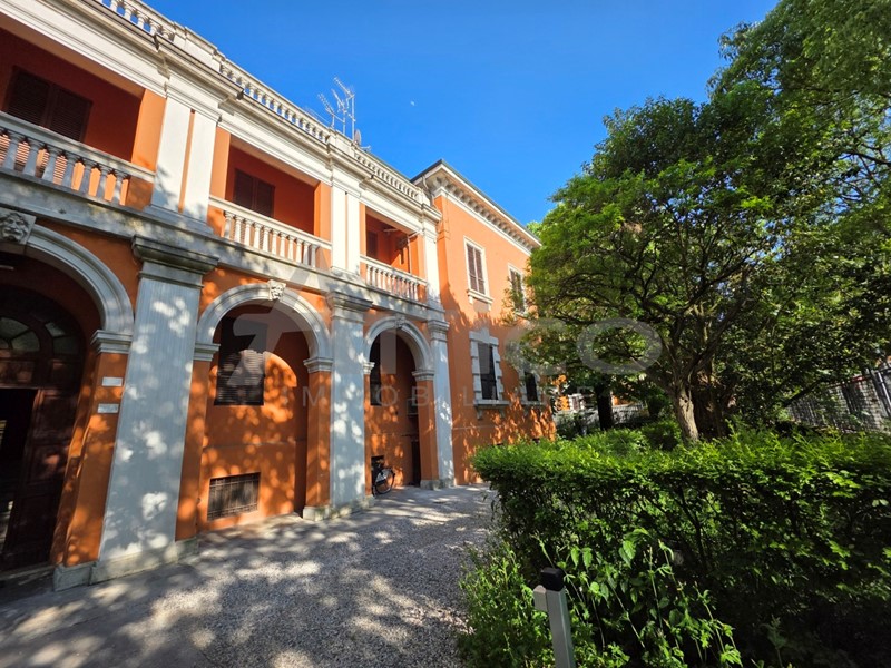 Appartamento in Vendita a Rovigo, zona Centro cittÃ, 259'000&euro;, 141 m², con Box