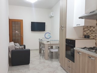 Trilocale in Affitto a Catanzaro, zona Lido Corso, 1'900&euro;, 75 m², arredato
