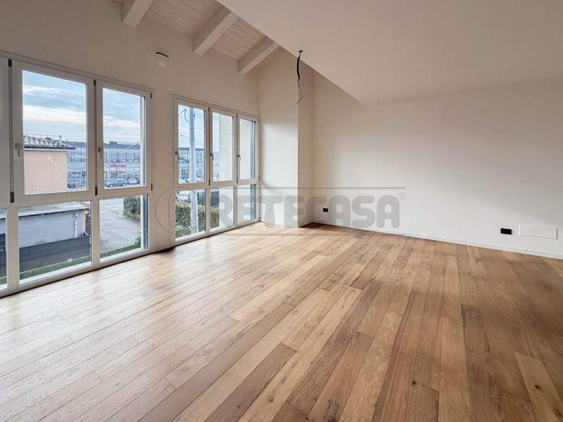 Appartamento in Vendita a Creazzo, 320'000&euro;, 200 m², con Box