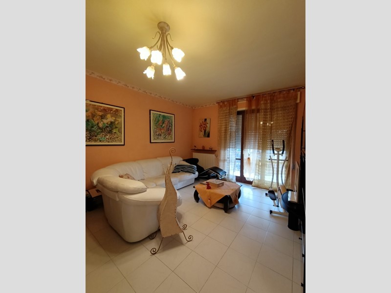 Appartamento in Vendita a Licciana Nardi, 115'000&euro;, 118 m², con Box