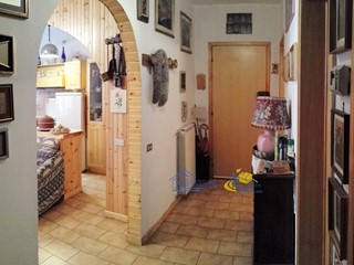 Trilocale in Vendita a Monchio delle Corti, 60'000&euro;, 75 m², arredato, con Box
