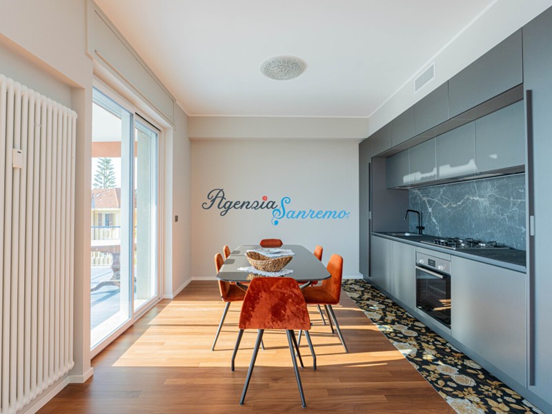 Trilocale in Vendita a Sanremo, 730'000&euro;, 124 m², con Box
