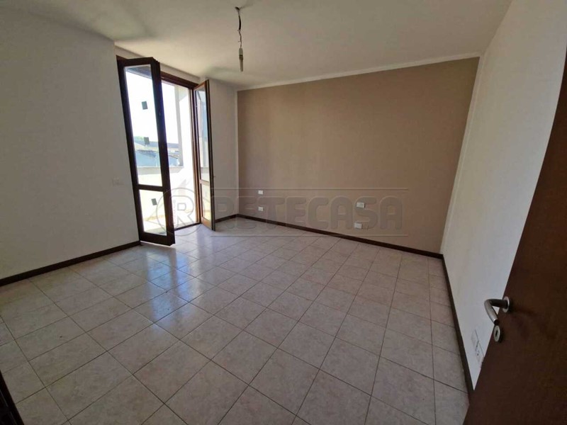 Bilocale in Vendita a Pescarolo ed Uniti, 120'900&euro;, 106 m², con Box