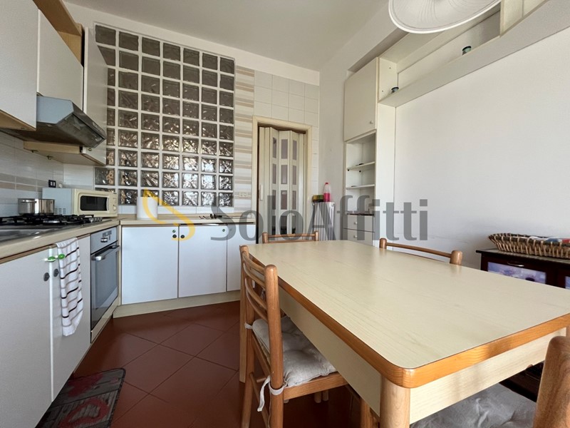 Trilocale in Affitto a Catanzaro, zona Lido Corso, 1'800&euro;, 90 m², arredato