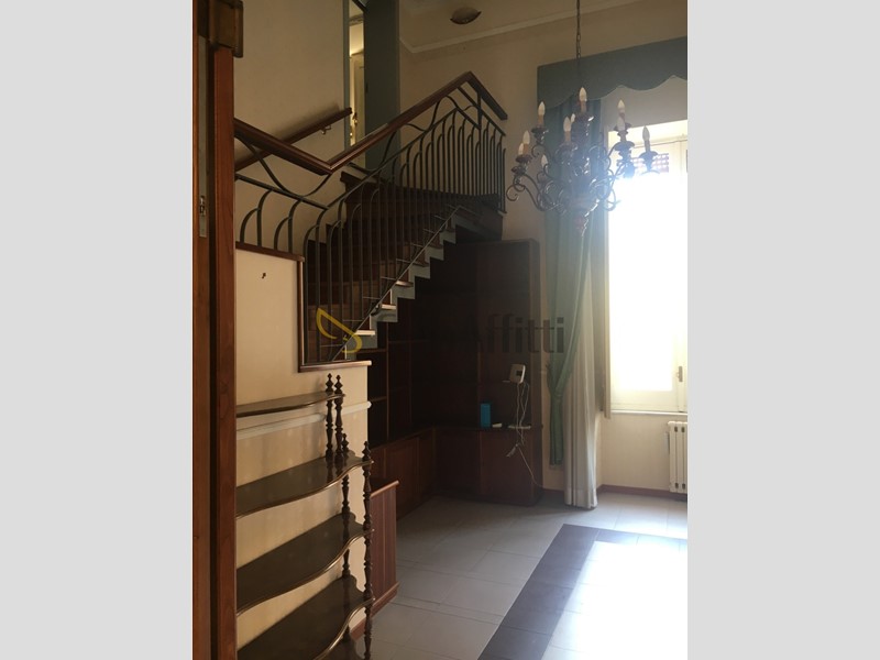 Appartamento in Affitto a Catania, zona Centro, 950&euro;, 160 m²