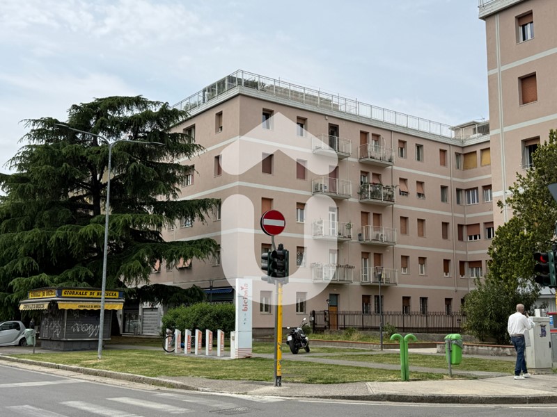 Quadrilocale in Vendita a Brescia, zona Mompiano, 385'000&euro;, 186 m², con Box