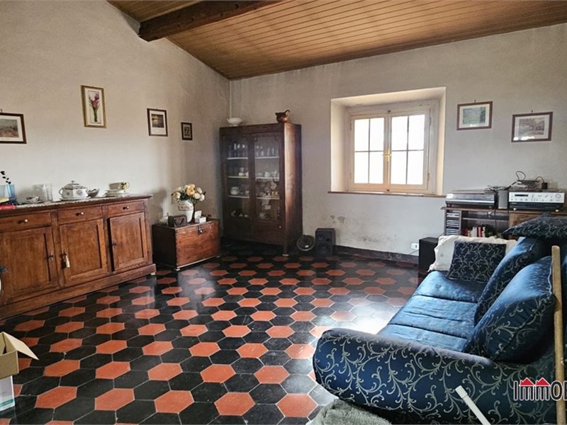 Trilocale in Vendita a Colle di Val D'Elsa, 62'000&euro;, 70 m²