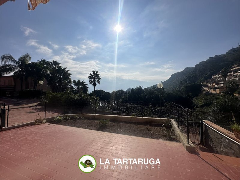 Trilocale in Vendita a Sant'Alessio Siculo, 120'000&euro;, 129 m²