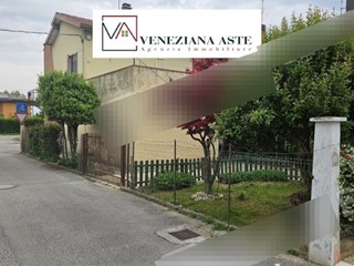 Quadrilocale in Vendita a Mirano, 81'732&euro;, 138 m²
