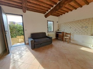 Bilocale in Vendita a Vicopisano, zona San Giovanni Alla Vena, 90'000&euro;, 55 m²