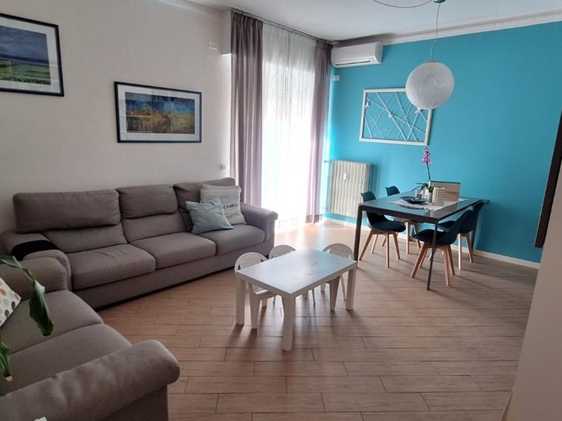 Appartamento in Vendita a Livorno, 400'000&euro;, 120 m², con Box