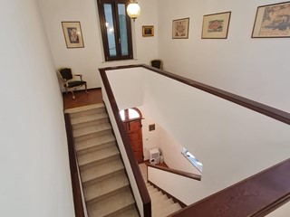 Appartamento in Vendita a Pisa, 360'000&euro;, 163 m², arredato