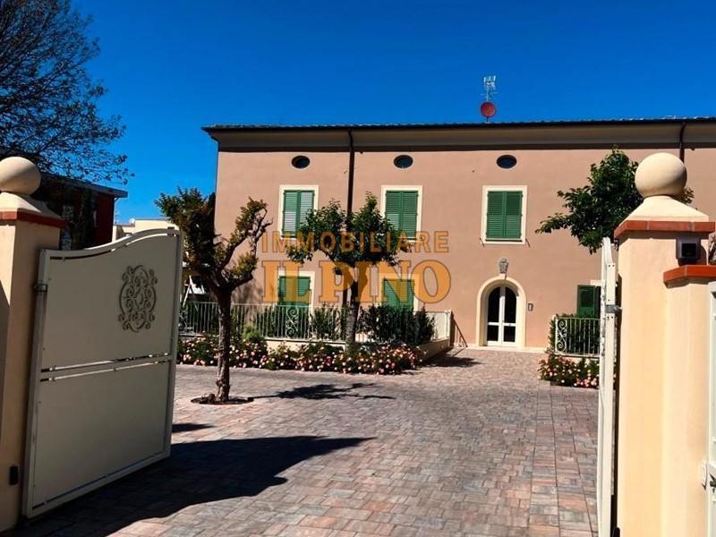 Appartamento in Vendita a Cascina, zona San Frediano a Settimo, 766'000&euro;, 260 m²