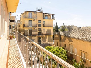 Appartamento in Vendita a Caltagirone, 100'000&euro;, 120 m²