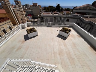 Attico in Vendita a Acireale, 259'000&euro;, 140 m²