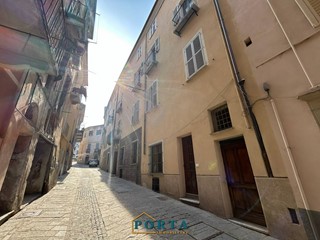 Appartamento in Vendita a Mondovì, 129'000&euro;, 169 m²