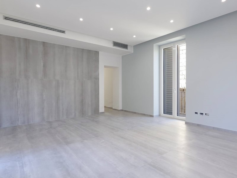 Appartamento in Vendita a Giugliano in Campania, 495'000&euro;, 285 m²