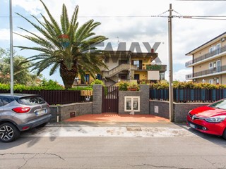 Appartamento in Vendita a Catania, 179'000&euro;, 140 m²
