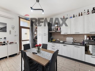 Bilocale in Vendita a Cavenago di Brianza, 119'000&euro;, 68 m²