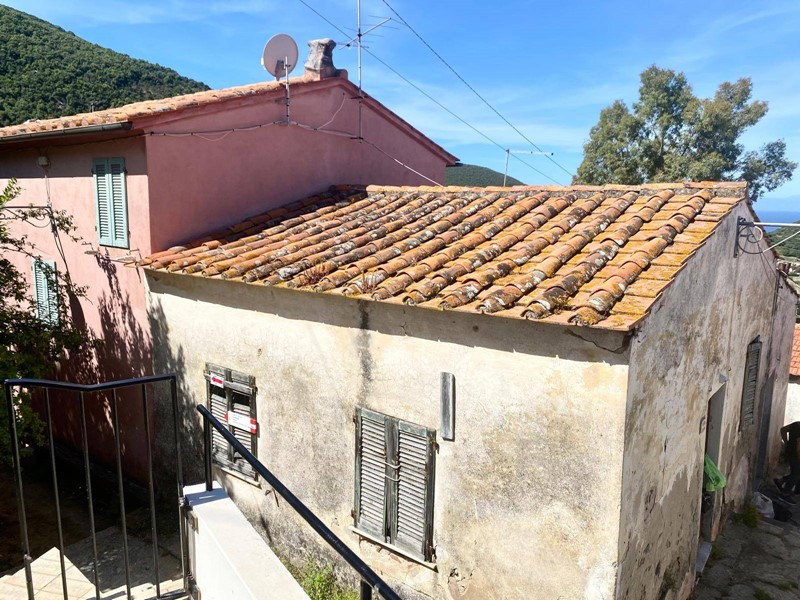 Trilocale in Vendita a Marciana, 68 m²
