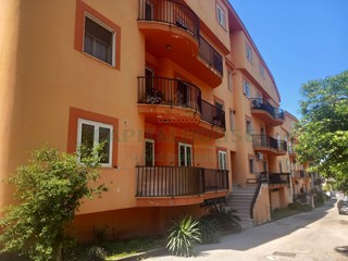 Quadrilocale in Vendita a Sirignano, 116'000&euro;, 115 m²
