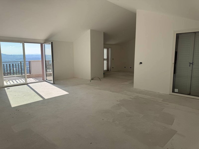 Appartamento in Vendita a Castelfidardo, 435'000&euro;, 190 m²