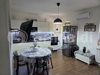 Quadrilocale in Vendita a Messina, 280'000&euro;, 140 m², con Box