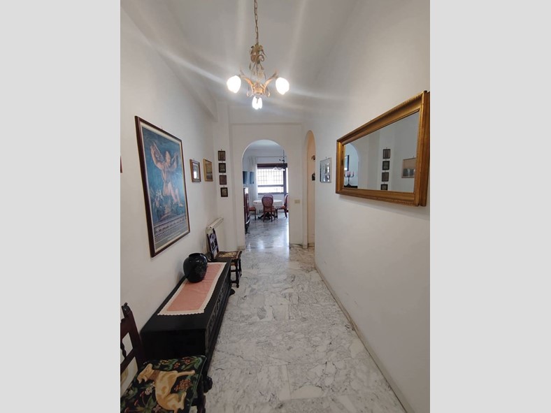 Trilocale in Vendita a Roma, 199'000&euro;, 72 m²