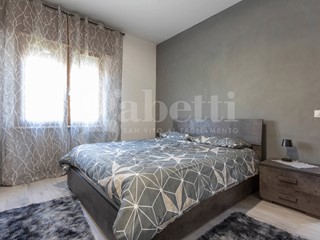 Trilocale in Vendita a Azzano Decimo, 85'000&euro;, 65 m², arredato, con Box