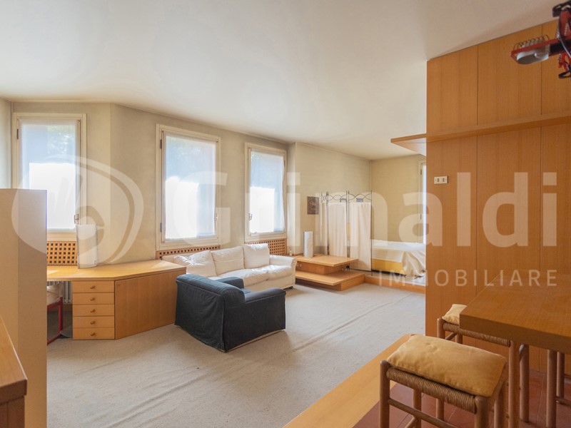 Appartamento in Vendita a Monza, 245'000&euro;, 70 m², arredato, con Box